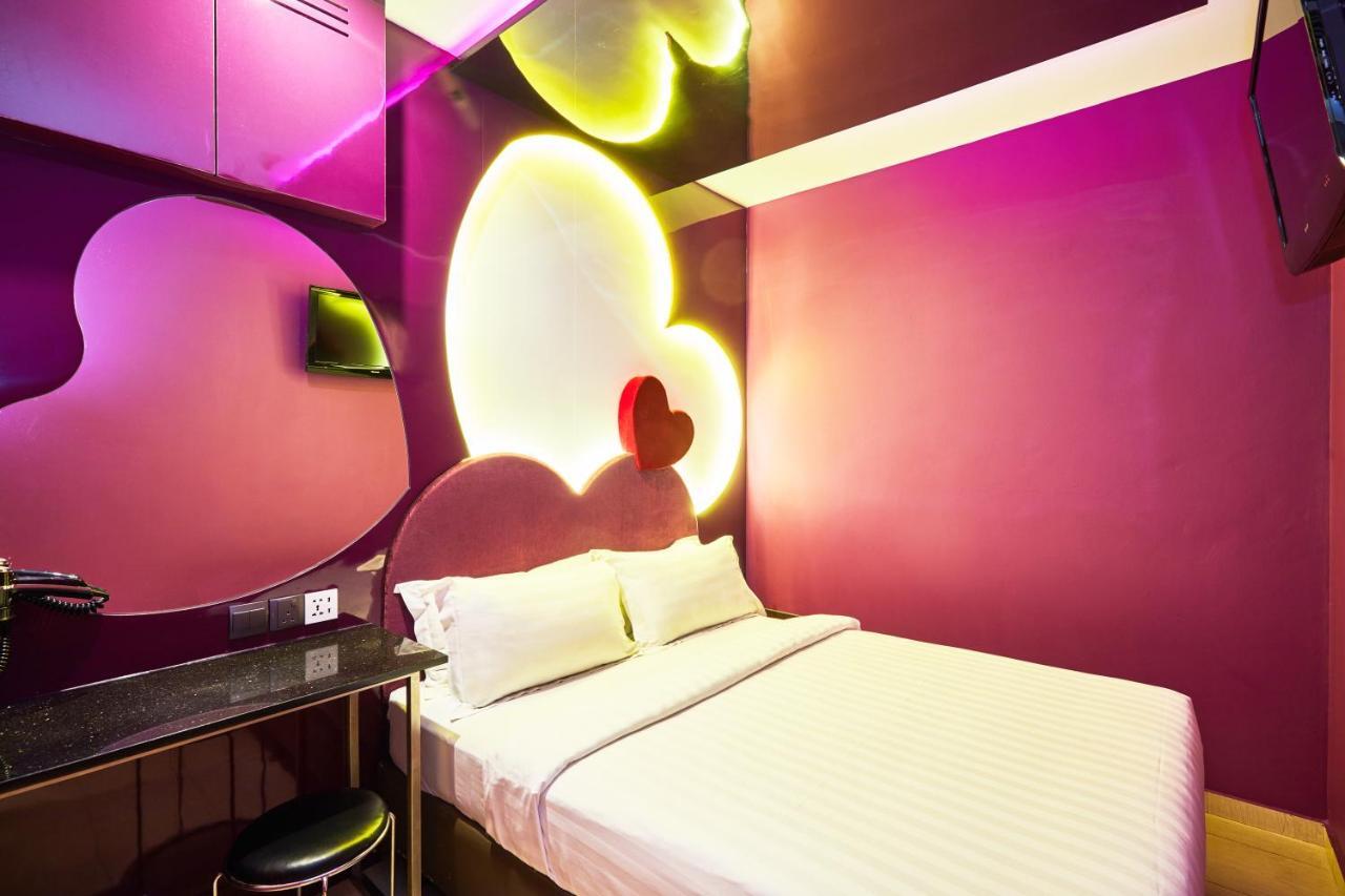 Deluxe Theme Room One Double Bed